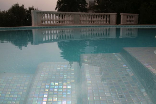 Mosaico vetroso Iris Perla, tessere da cm 2.5 x 2.5