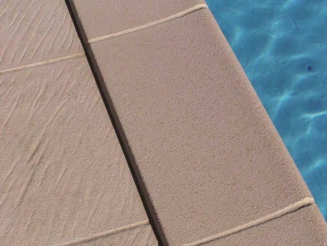 Bordo in cemento per piscine a skimmer