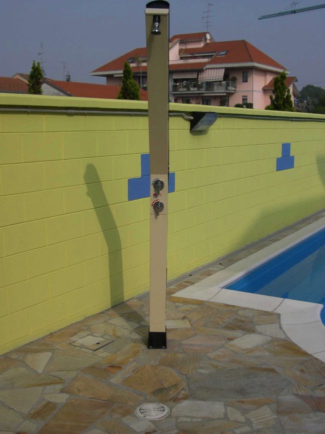 Doccia da esterno per piscina