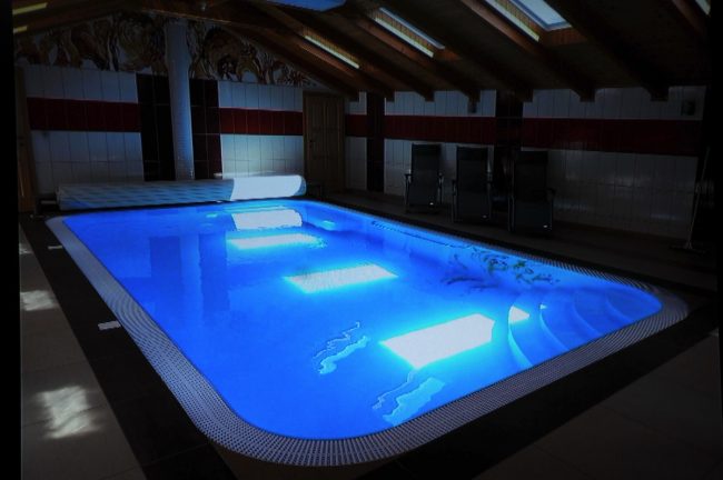 Piscina Montecarlo coperta per centro benessere