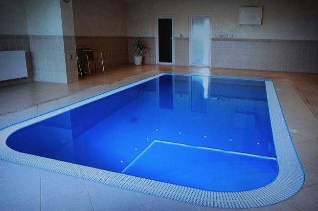 Piscina Montecarlo coperta per palestra