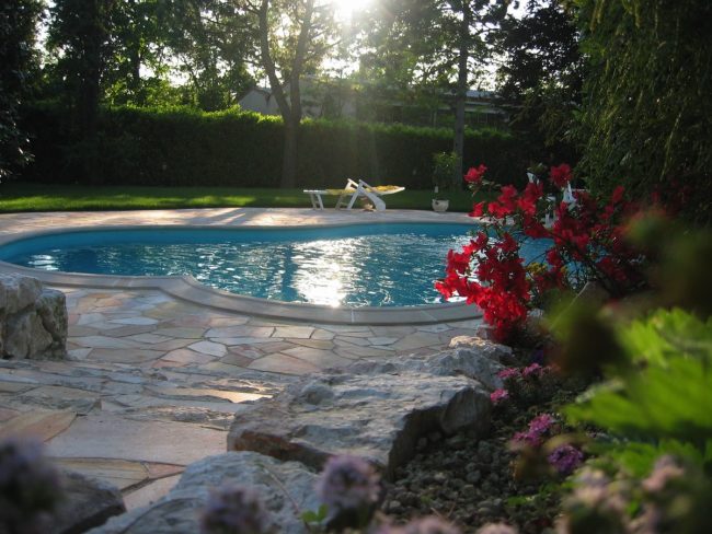 Piscina Rubino con scala romana