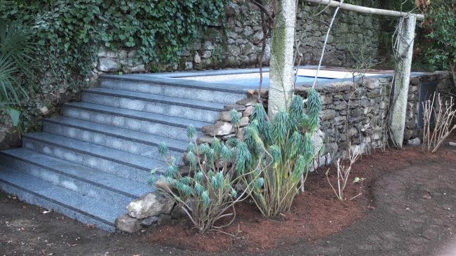 Scala in muratura e pietra per ingresso SPA