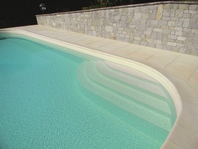 Scala piccola per piscina