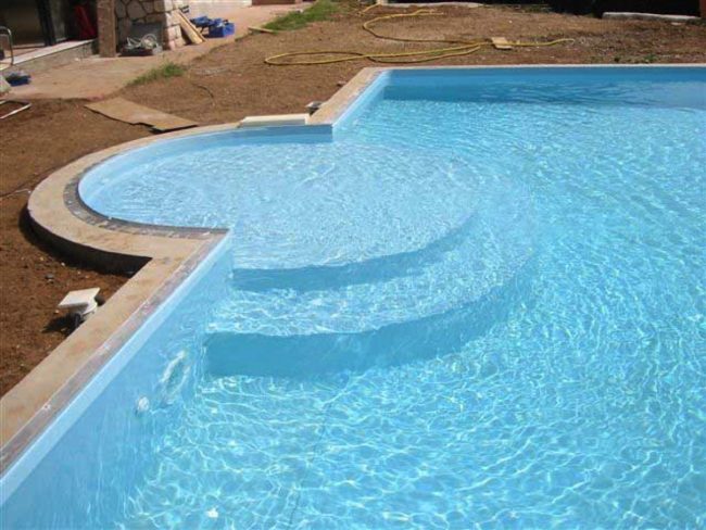 Scala circolare per piscina