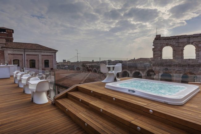SPA idromassaggio Jacuzzi Profile